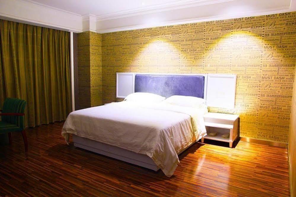 New Zhongxun Business Hotel Yueyang Екстер'єр фото
