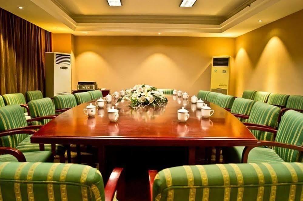 New Zhongxun Business Hotel Yueyang Екстер'єр фото