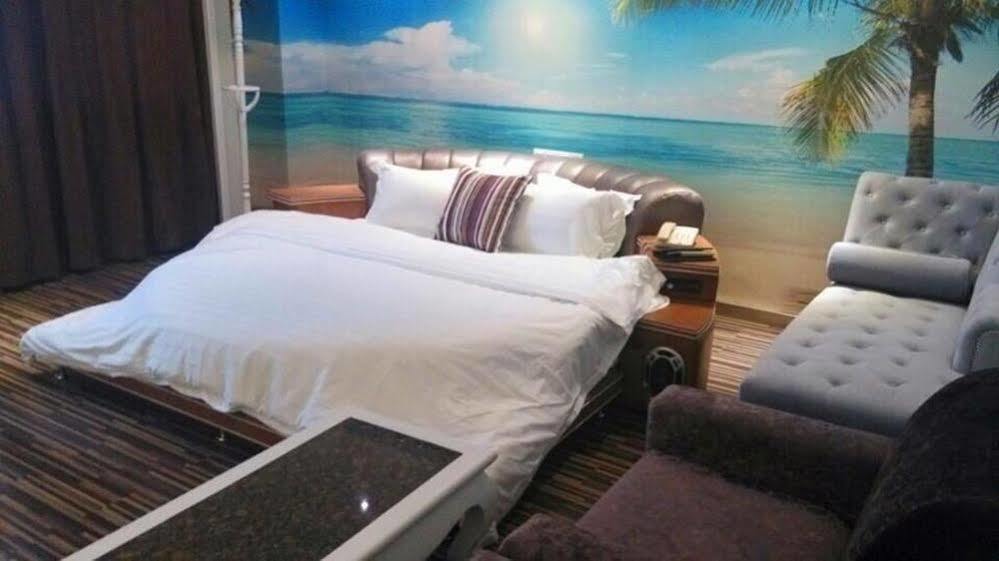 New Zhongxun Business Hotel Yueyang Екстер'єр фото
