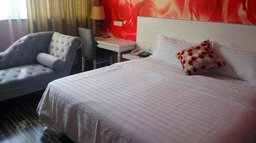 New Zhongxun Business Hotel Yueyang Екстер'єр фото